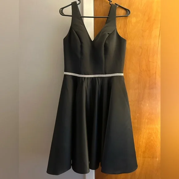 NWT black cocktail dress - Picture 8 of 8